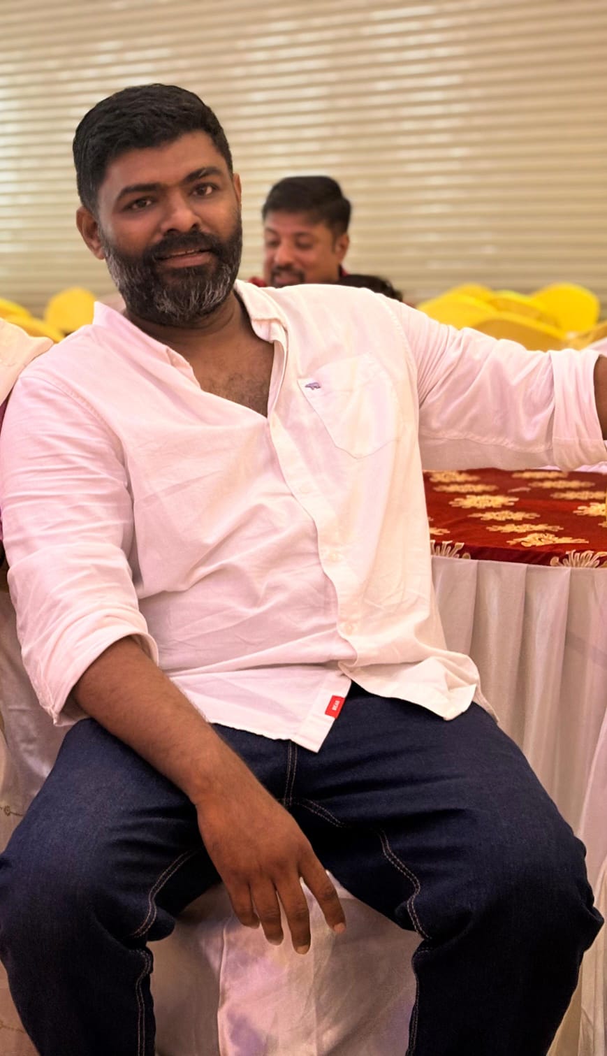 Tinu, Founder of Book Your Houseboat